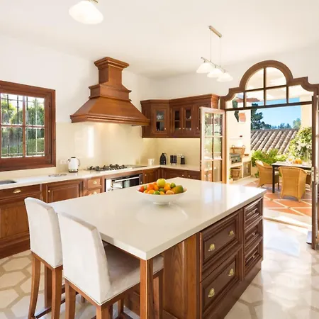 Cubo's Luxury Mansion El Baron De Sierra Blanca Marbella