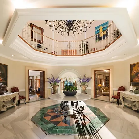 Cubo's Luxury Mansion El Baron De Sierra Blanca Villa *