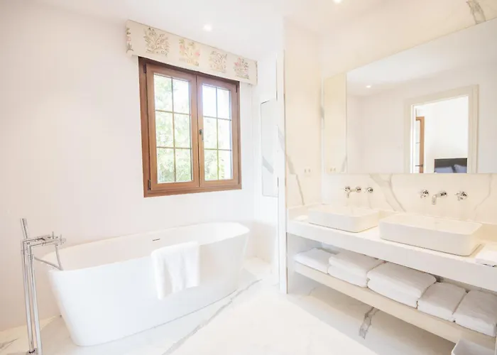 Cubo's Luxury Mansion El Baron De Sierra Blanca Вилла
