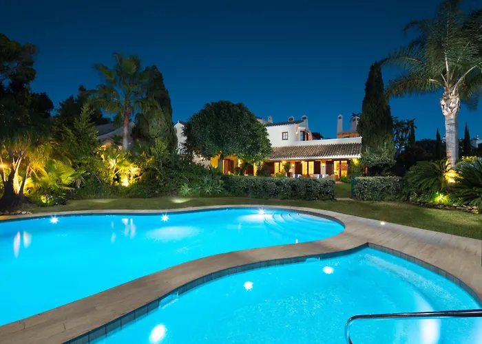 Вилла Cubo's Luxury Mansion El Baron De Sierra Blanca