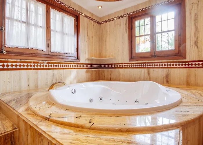 Cubo's Luxury Mansion El Baron De Sierra Blanca Вилла