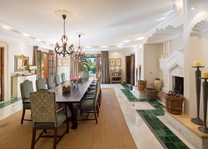 Вилла Cubo's Luxury Mansion El Baron De Sierra Blanca