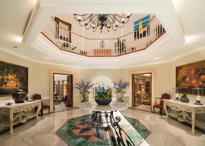 Cubo's Luxury Mansion El Baron De Sierra Blanca Вилла *