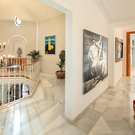 Cubo's Luxury Mansion El Baron De Sierra Blanca וילה *