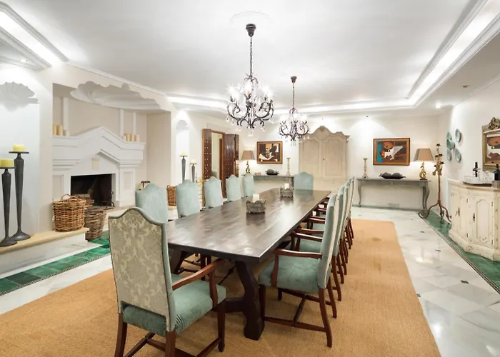 Cubo's Luxury Mansion El Baron De Sierra Blanca Villa *