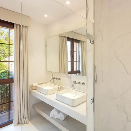Cubo's Luxury Mansion El Baron De Sierra Blanca Villa *