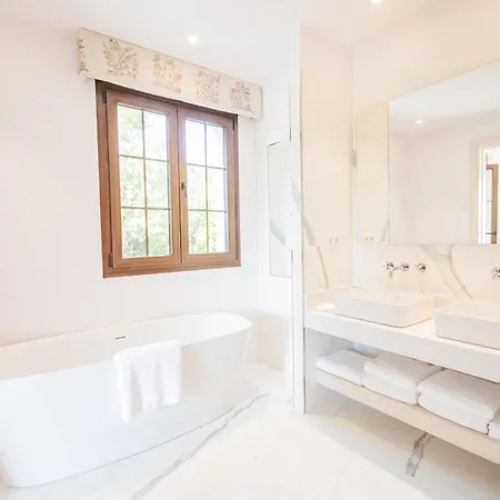 Cubo's Luxury Mansion El Baron De Sierra Blanca Вилла